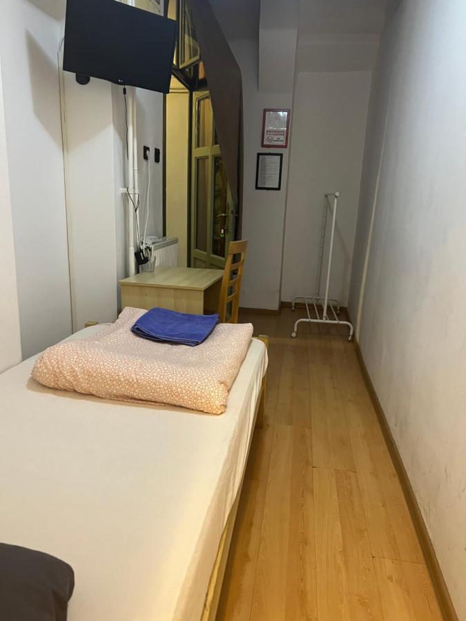 Kalvin 7Rooms Boedapest Buitenkant foto